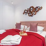 Westin House By Renters Апарт-отель