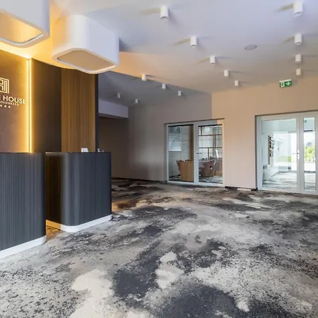 Westin House By Renters Hotel apartamentowy 3*